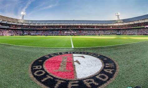 sponsorgeld adidas feyenoord|'Recorddeal voor Feyenoord: Britse sponsor pompt 50 .